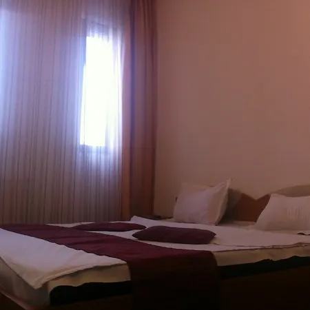 Hotel Adry's